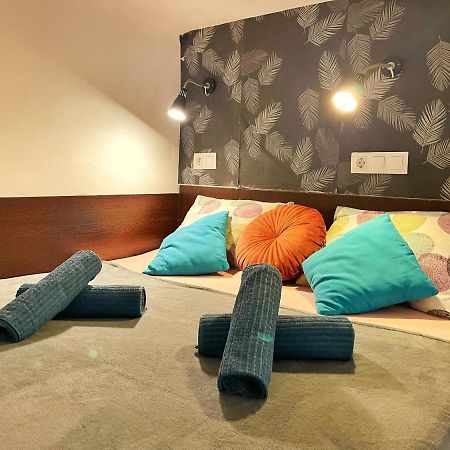 Central Budget Lofts Apartment Budapest Bagian luar foto