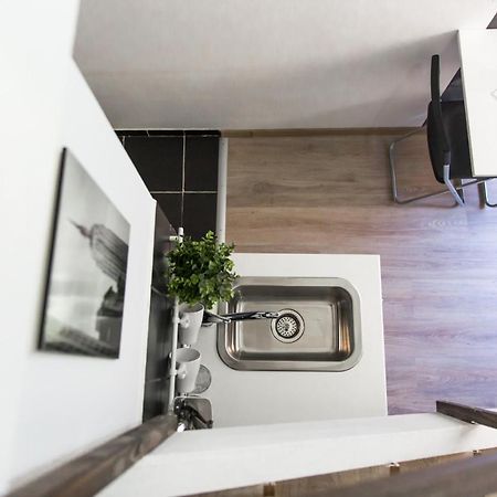 Central Budget Lofts Apartment Budapest Bagian luar foto