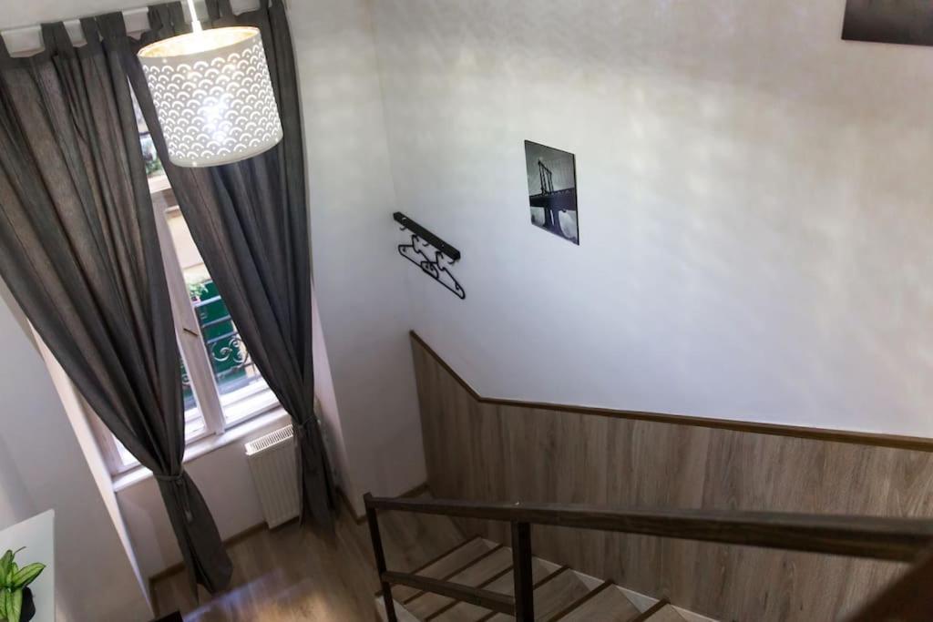 Central Budget Lofts Apartment Budapest Bagian luar foto