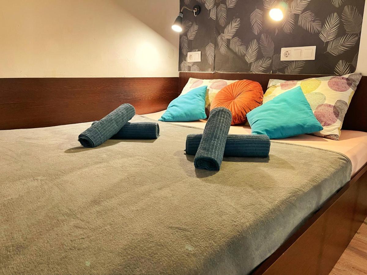 Central Budget Lofts Apartment Budapest Bagian luar foto