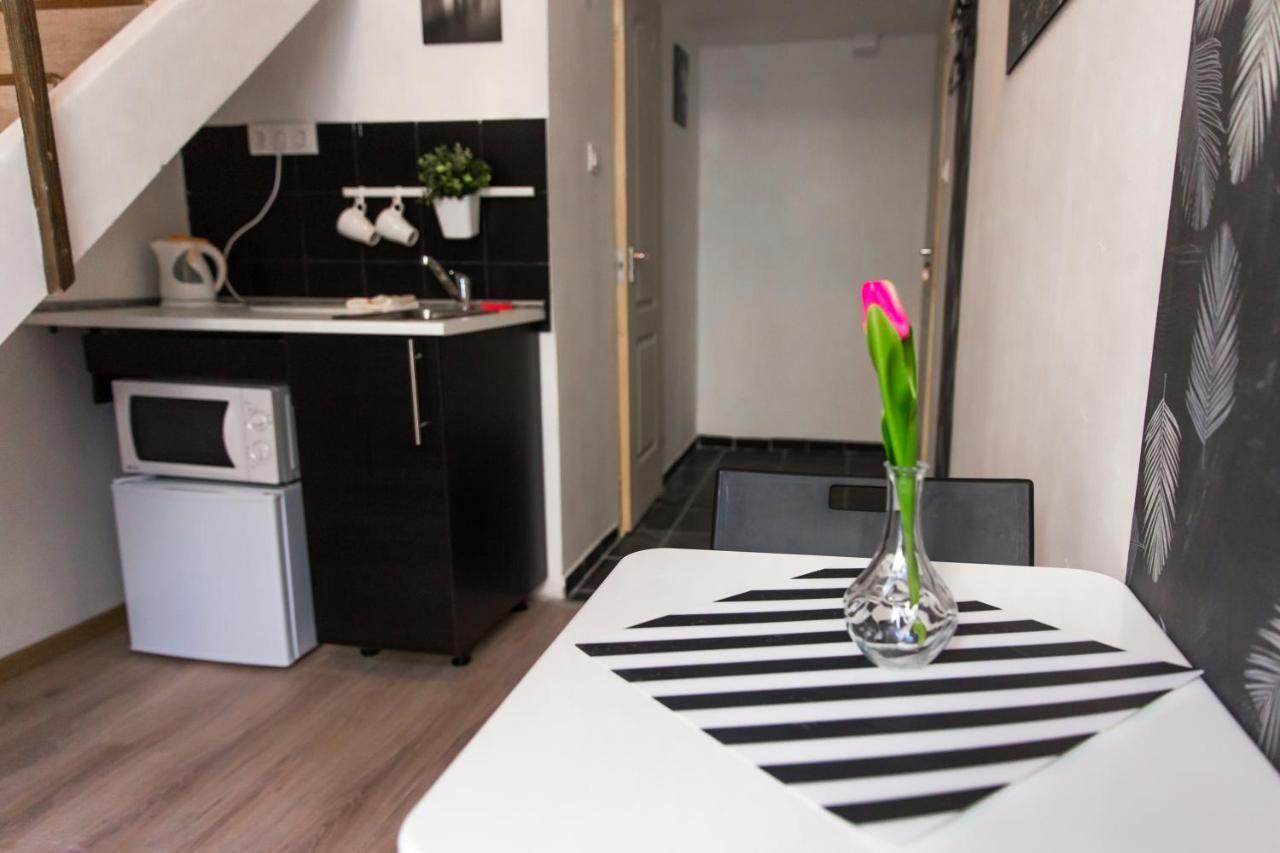 Central Budget Lofts Apartment Budapest Bagian luar foto