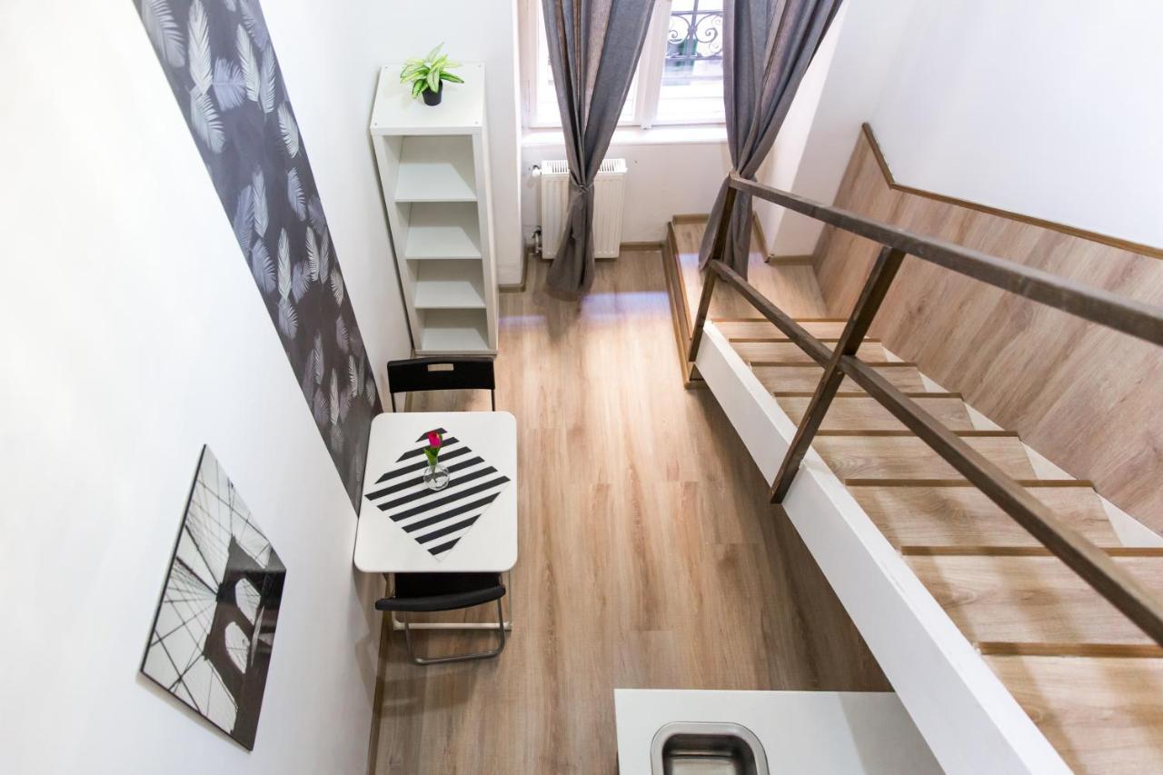 Central Budget Lofts Apartment Budapest Bagian luar foto