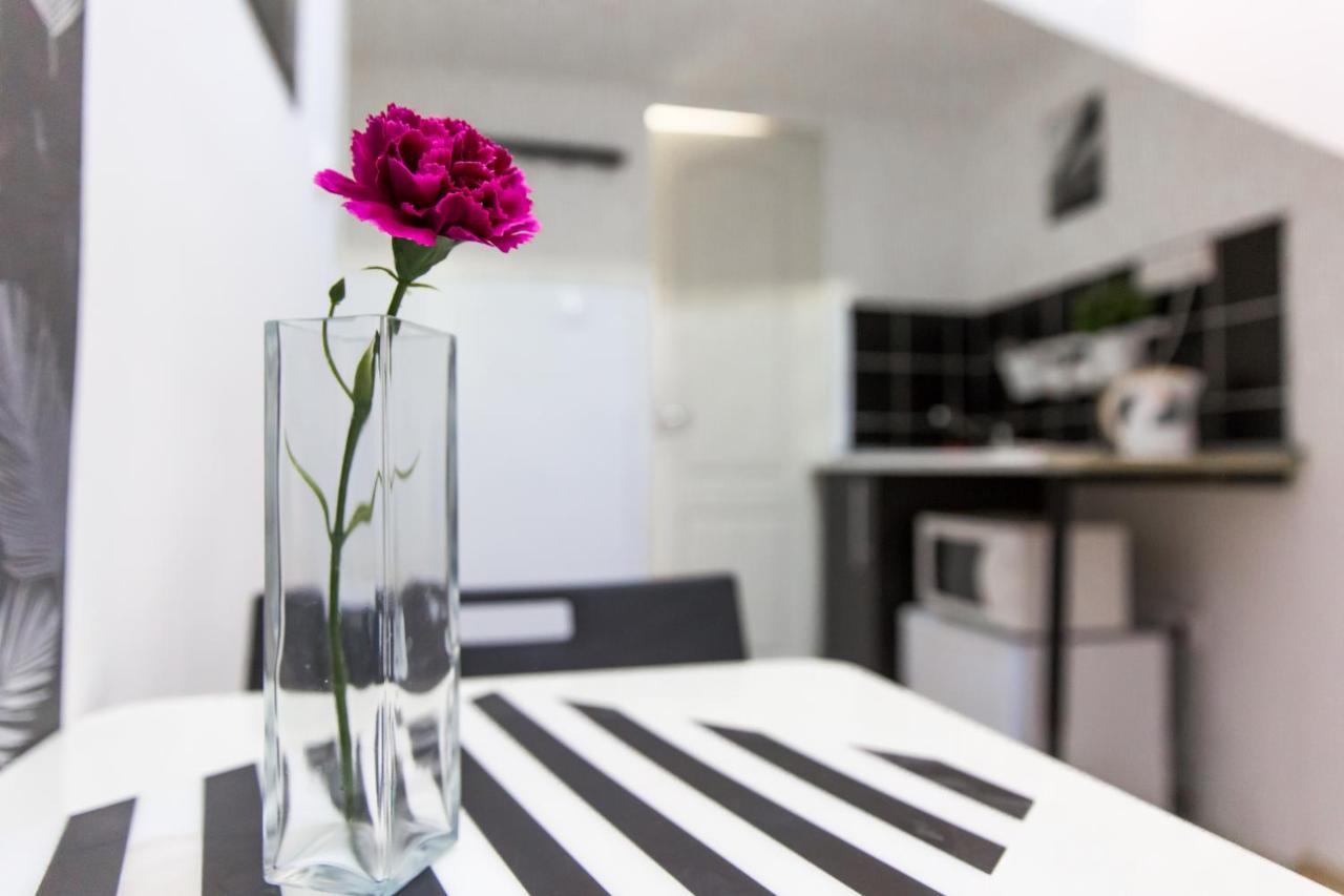 Central Budget Lofts Apartment Budapest Bagian luar foto