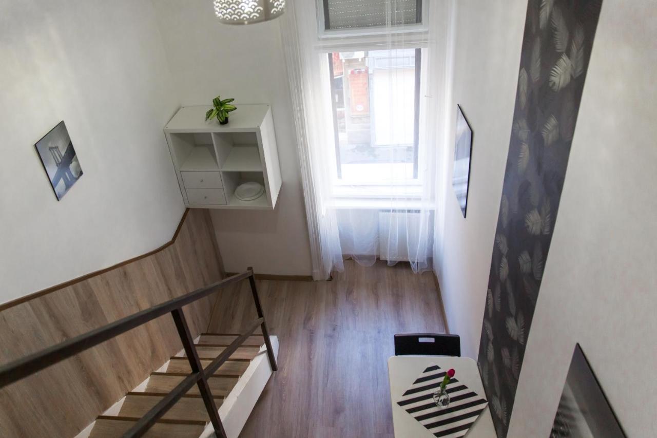 Central Budget Lofts Apartment Budapest Bagian luar foto