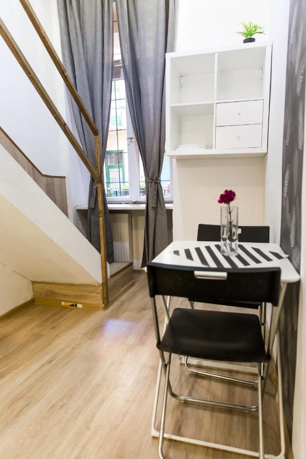 Central Budget Lofts Apartment Budapest Bagian luar foto