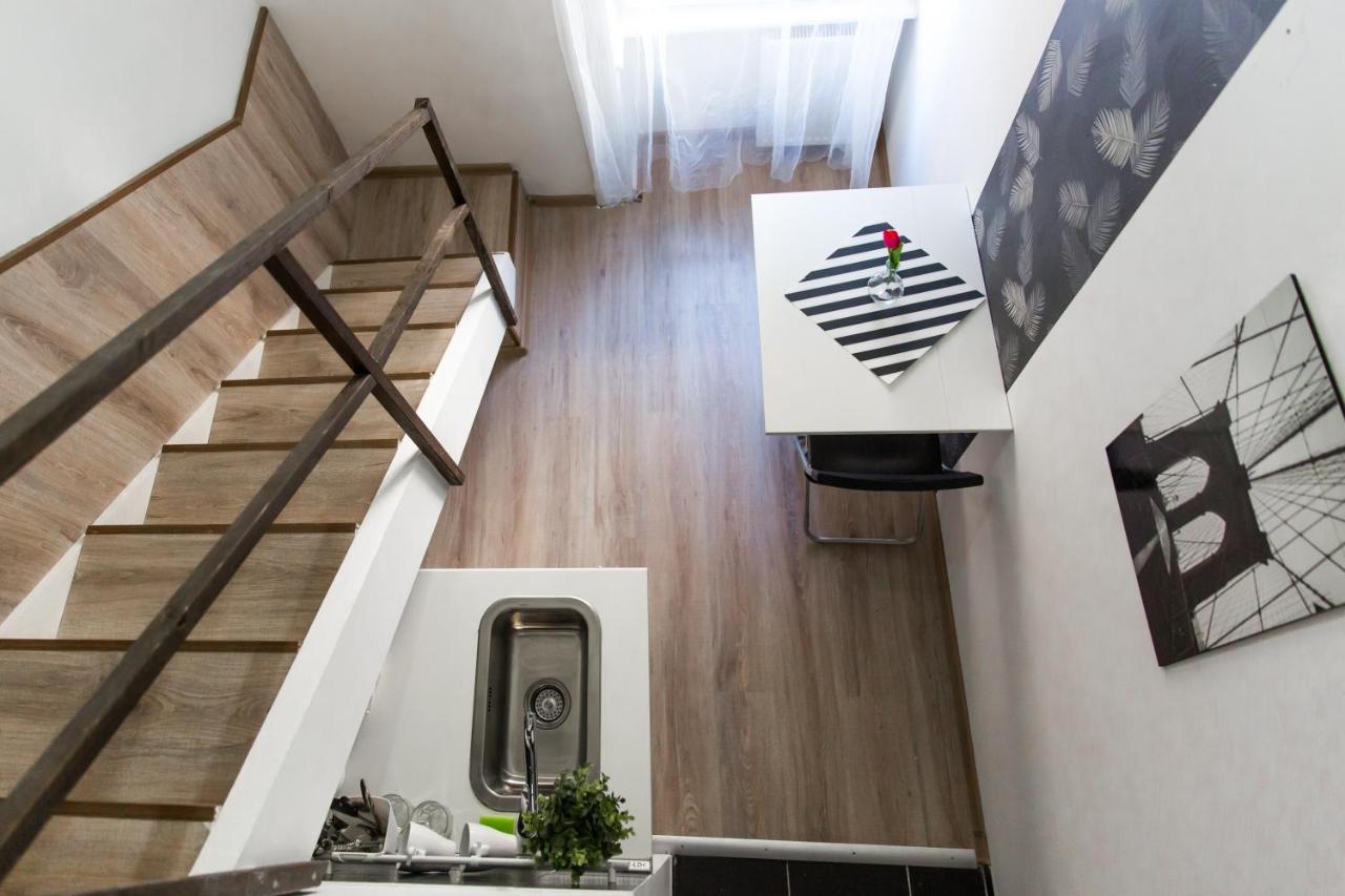 Central Budget Lofts Apartment Budapest Bagian luar foto