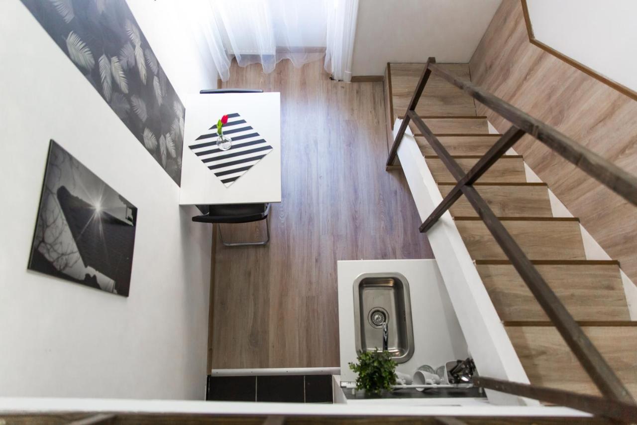 Central Budget Lofts Apartment Budapest Bagian luar foto
