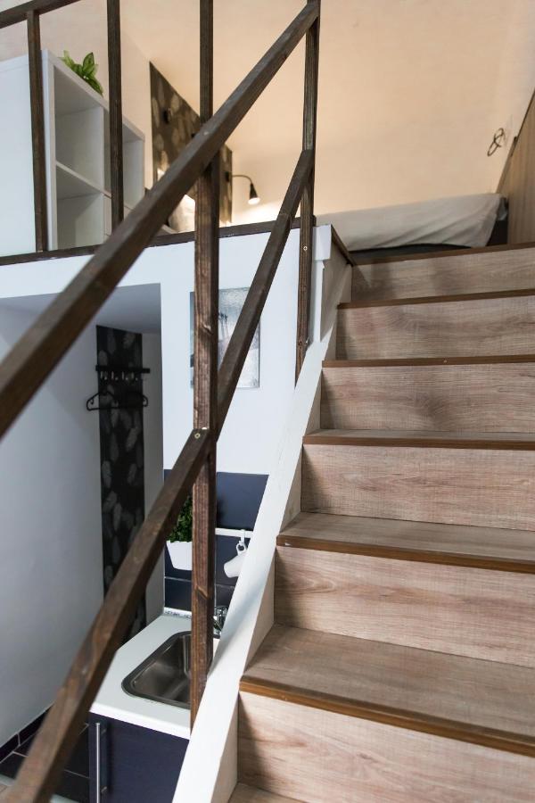 Central Budget Lofts Apartment Budapest Bagian luar foto