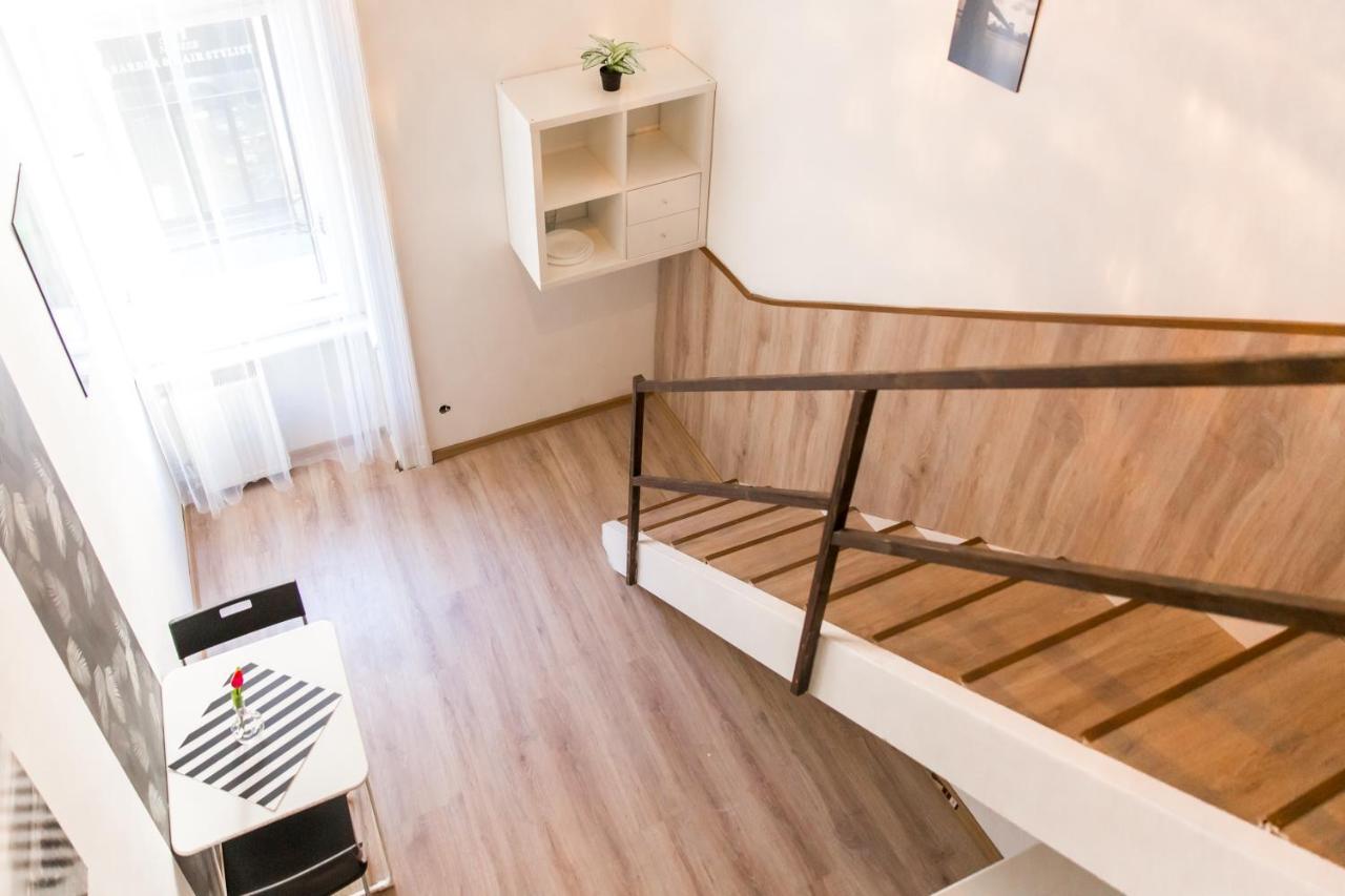 Central Budget Lofts Apartment Budapest Bagian luar foto