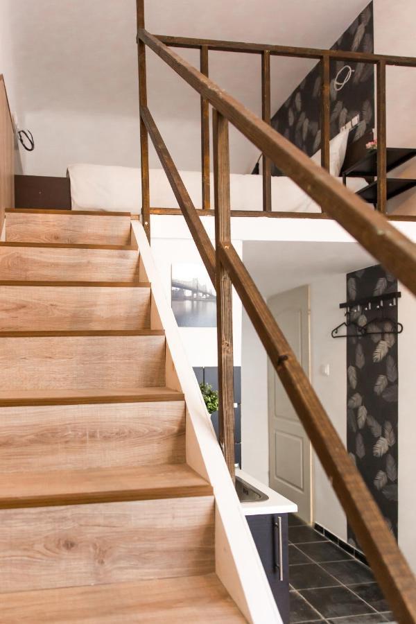 Central Budget Lofts Apartment Budapest Bagian luar foto